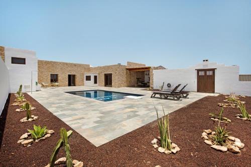 Casa Rural Berrenda — 4-Star Luxury Hotel in Tuineje, Spain