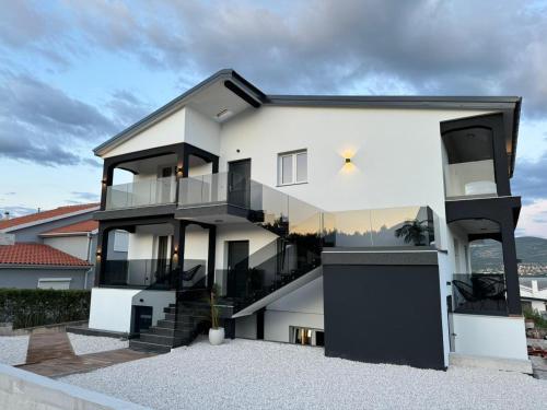 Sea Dreams Apartments — 4-Star Luxury Hotel in Pridraga, Croatia