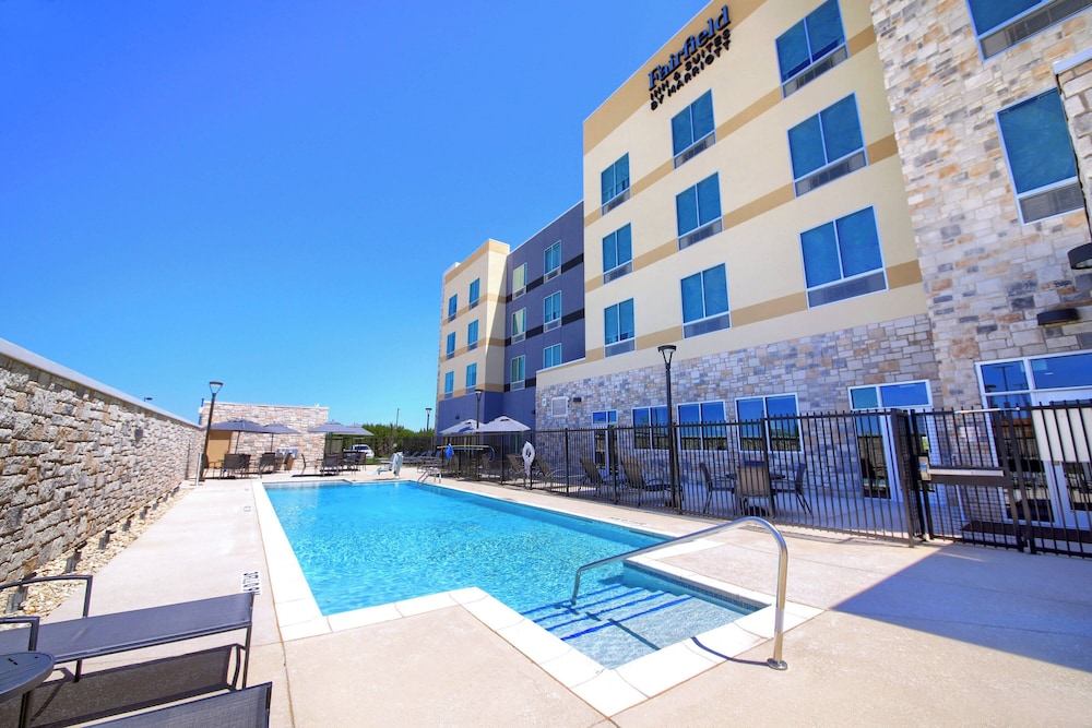 Fairfield Inn & Suites by Marriott Dallas Cedar Hill - photo 17