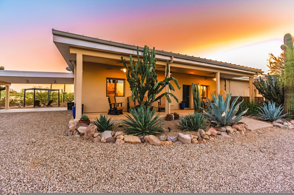 La Puerta Azul Stunning Desert Retreat Pool Spa in Tucson, United States
