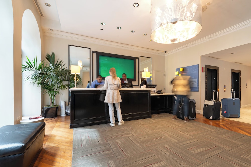 Holiday Inn Express Chicago Magnificent Mile - photo 55