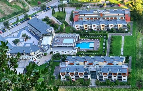 Garda Lake Aloha Apartments — 4-Star Luxury Hotel in Nago-Torbole, Italy