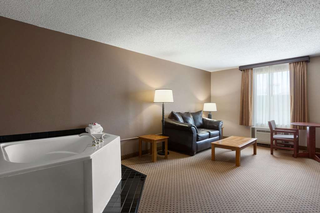 Baymont by Wyndham Mandan Bismarck Area - photo 17