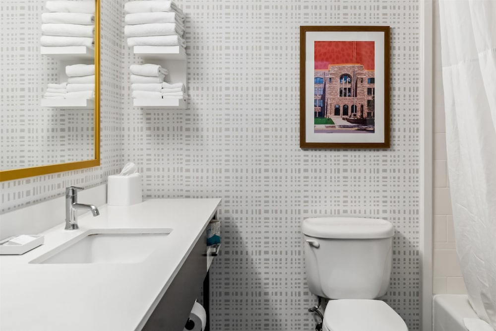 Hampton Inn Laramie - photo 35