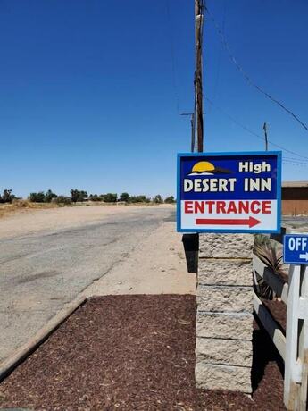 High Desert Inn - photo 2