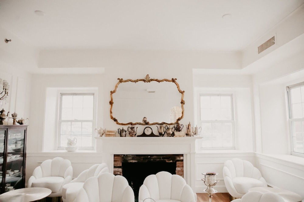 Garrison Inn Boutique Hotel - photo 44
