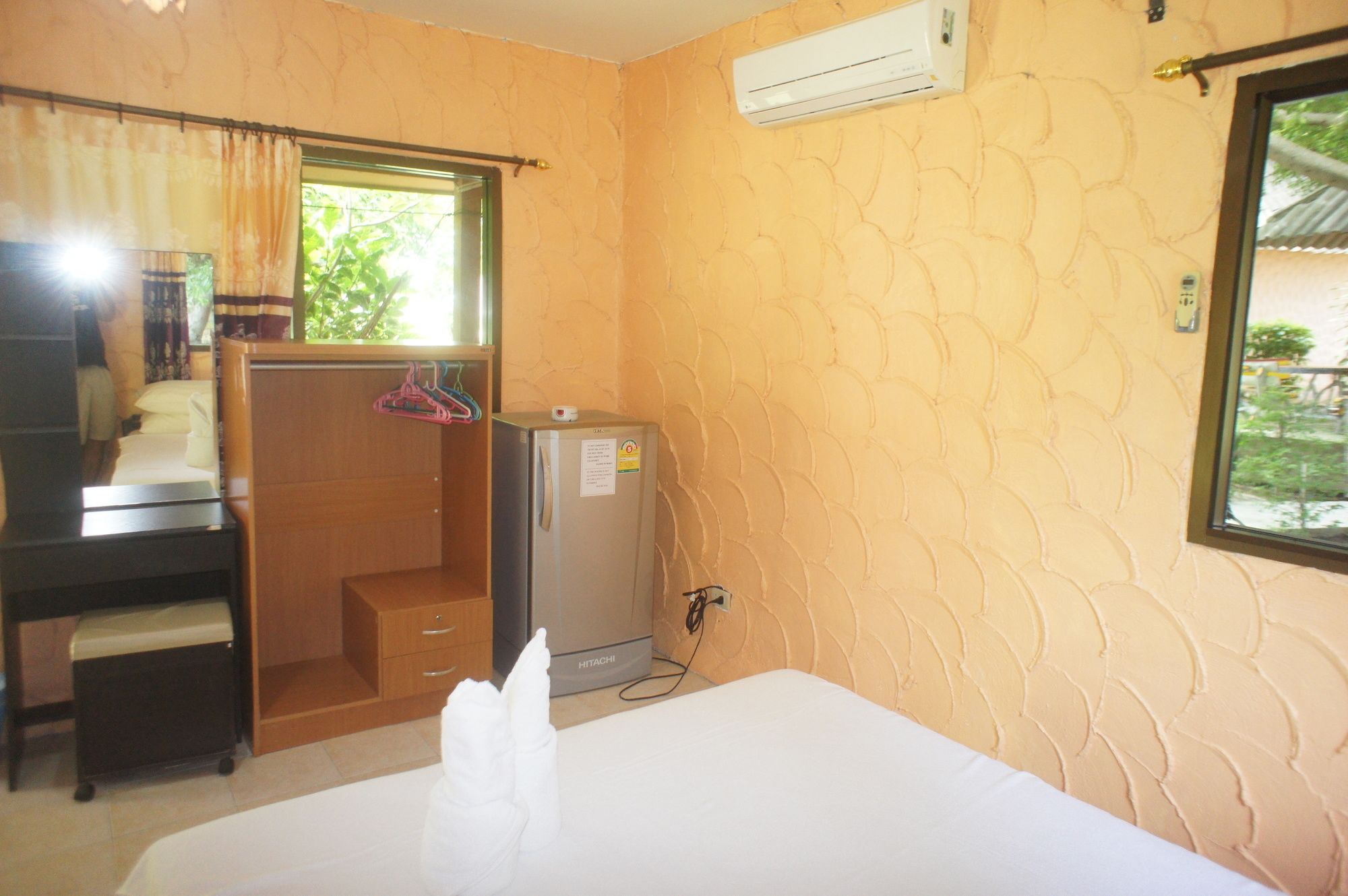 Lamai Chalets - carbon neutral hotel in Koh Samui
