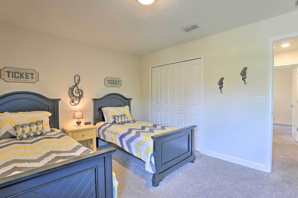 Walk to Pool 12 Mi to Disney: Solterra Retreat - featured photo