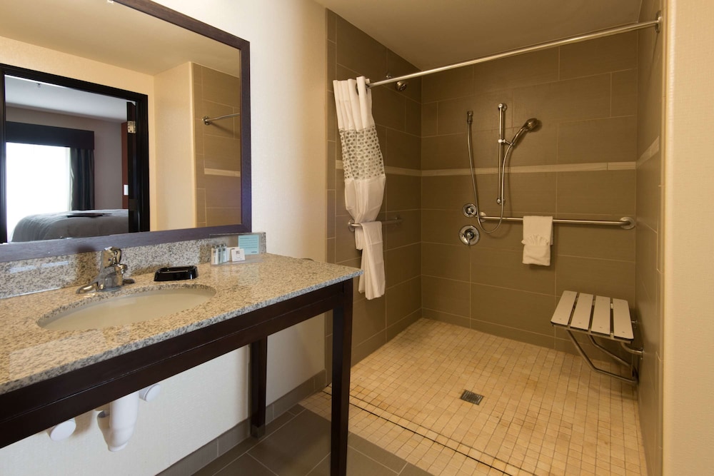 Hampton Inn & Suites Albuquerque North I 25 - photo 18