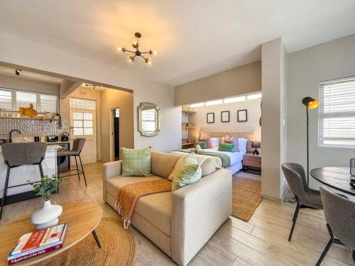 Luxury in Greenpoint Main Rd
