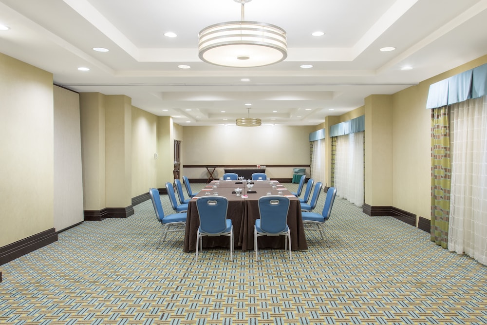 Crowne Plaza St. Louis Airport by IHG - photo 161
