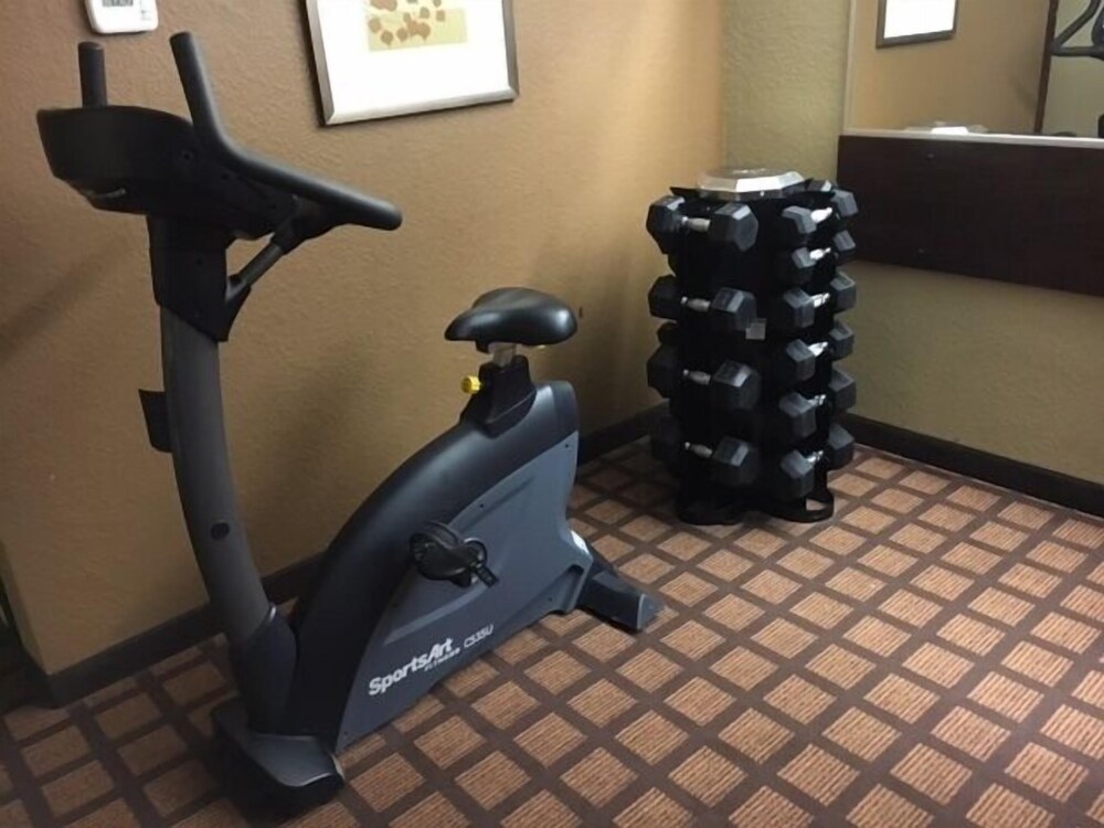 Microtel Inn & Suites by Wyndham Kenedy Karnes City - photo 18