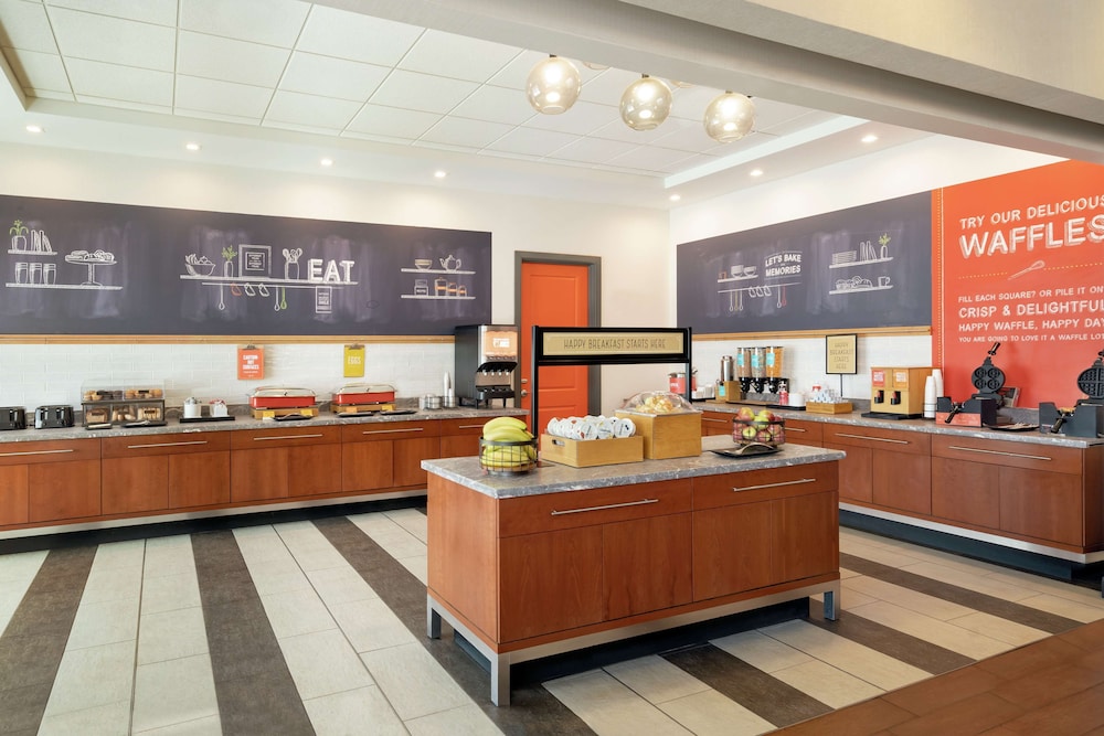Hampton Inn Portland Downtown Waterfront - photo 40