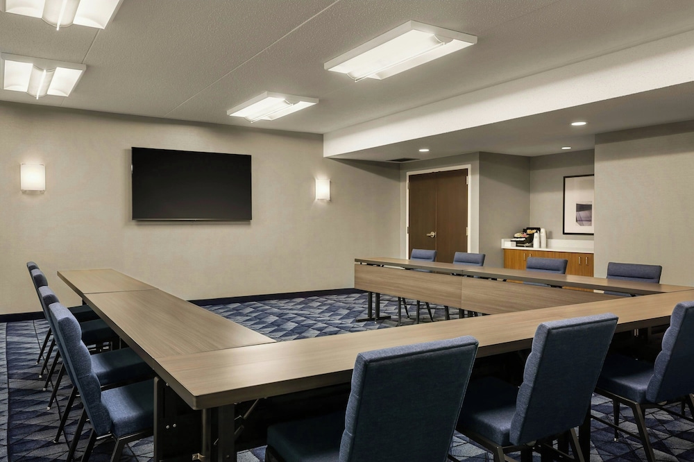 Courtyard by Marriott Minneapolis St. Paul Airport - photo 27