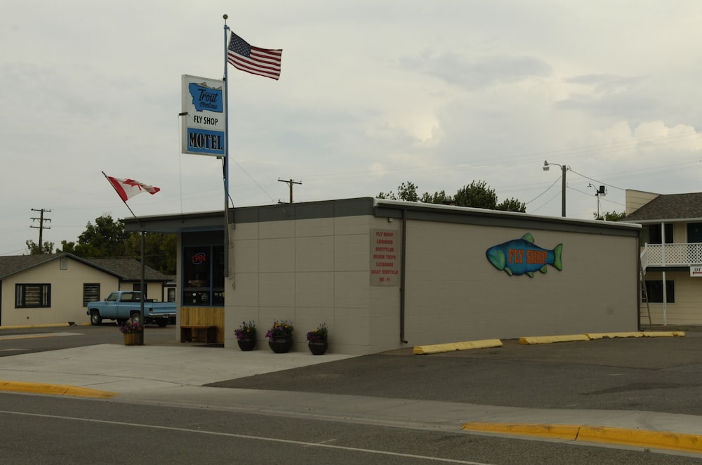 Trout Montana Motel - photo 54