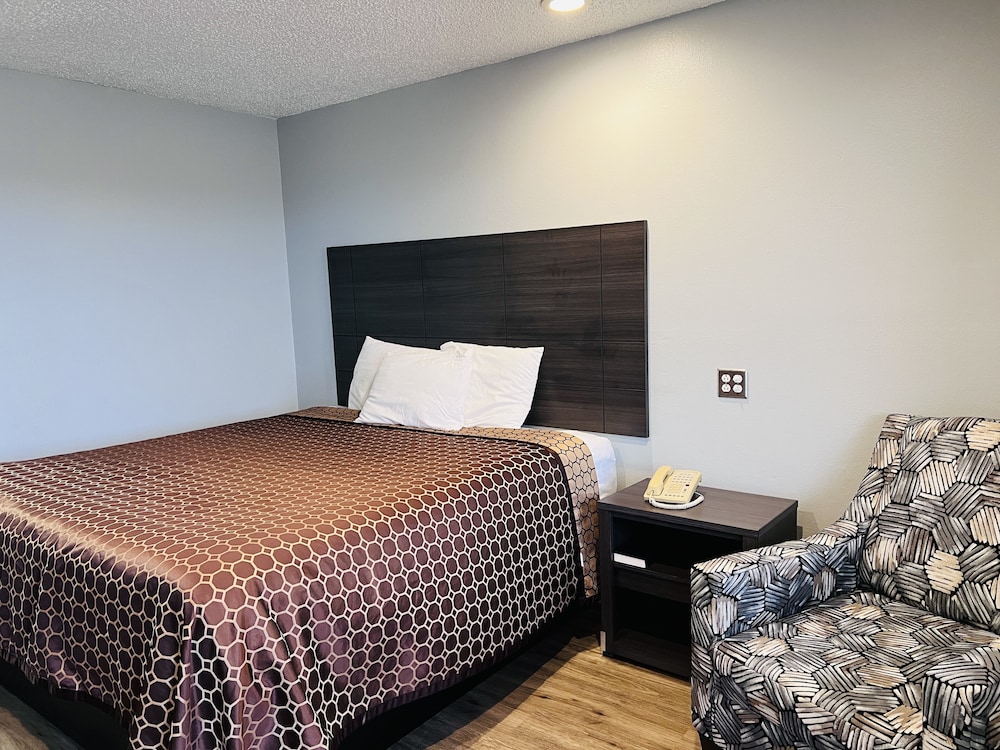 Coachway Inn - photo 4