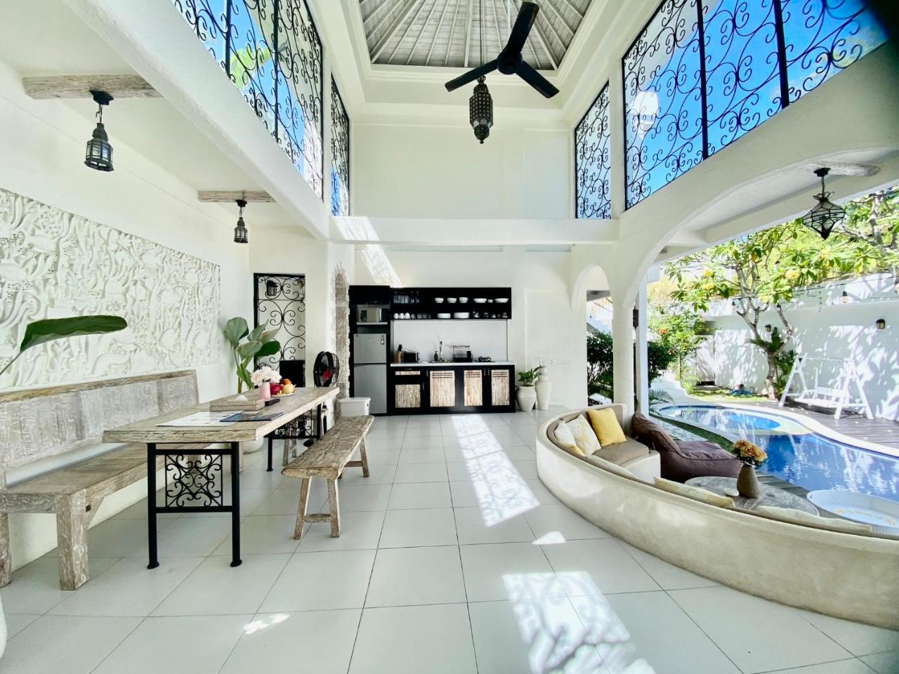 Villa Tyche Luxury 4BR Pool Villa Walk to Double Six Beach & Eat Street — 4-Star Luxury Hotel in Seminyak, Indonesia