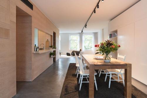 City centre Loft on the historic Canal — 4-Star Luxury Hotel in Utrecht, Netherlands