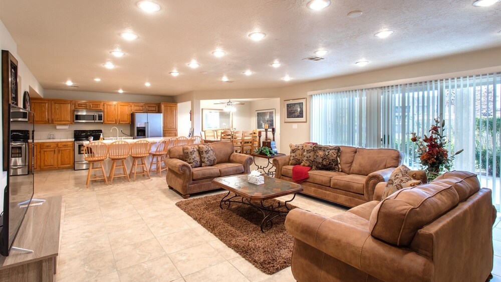 Desert Springs At Las Palmas Resort 4 Bedroom Apts - photo 11