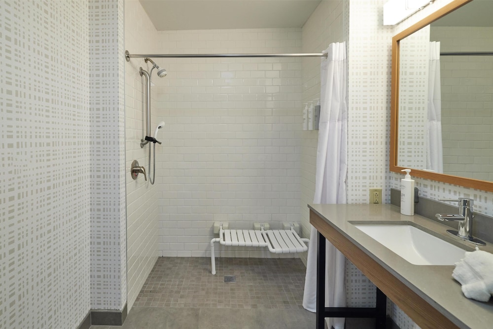 Hampton Inn & Suites Radcliff Fort Knox - photo 53