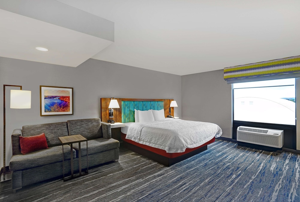 Hampton Inn Utica - photo 10
