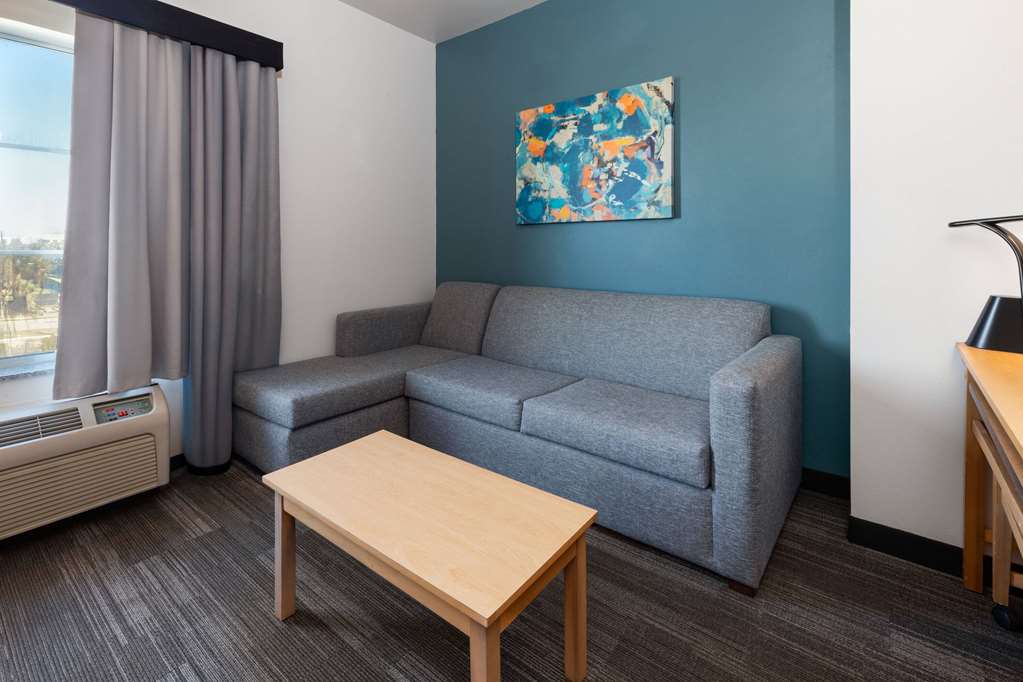 La Quinta Inn & Suites by Wyndham Austin NW Lakeline Mall - photo 14