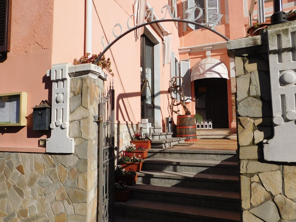 Locanda Ristorante Il Duca Bianco — hotel in Calosso