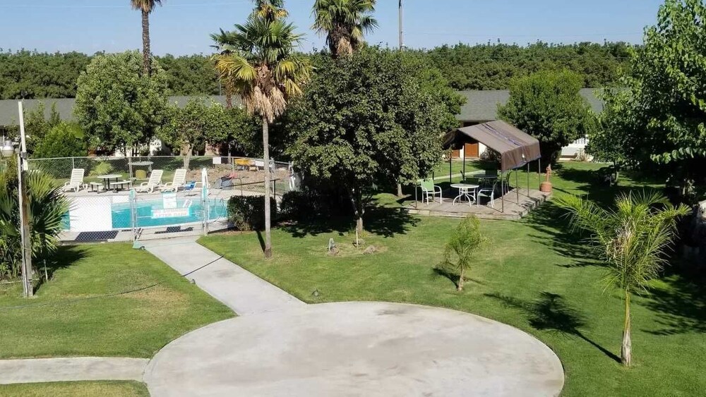 99 Palms Inn & Suites - photo 54