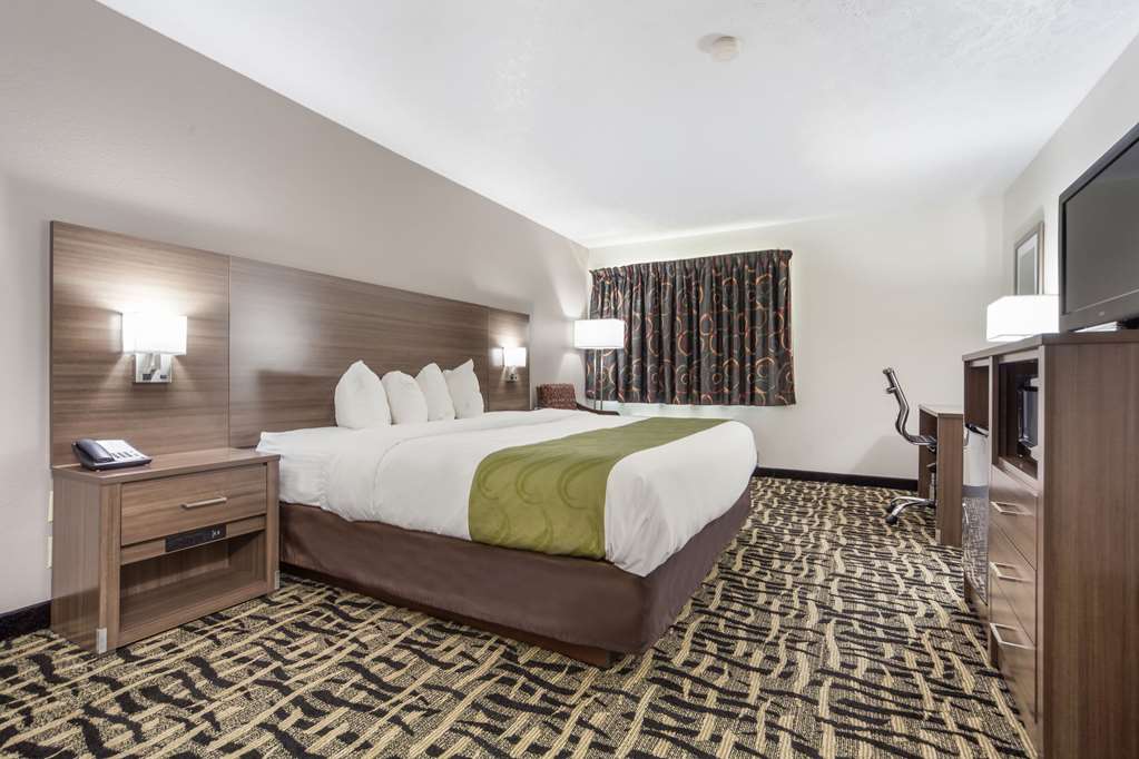 Quality Inn & Suites Omaha Chalco - photo 11