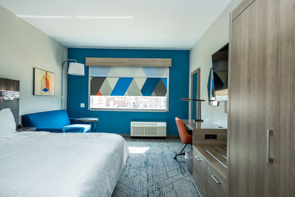 Holiday Inn Express & Suites Charlottesville by IHG - photo 31