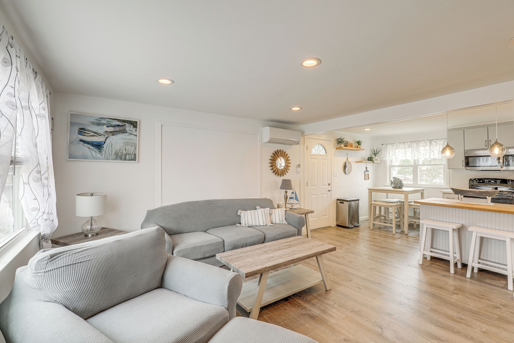 Beachfront Salisbury Retreat With Fire Pit And Grill — Salisbury