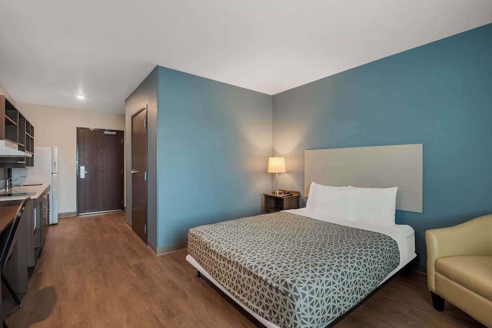 WoodSpring Suites Bellflower Los Angeles - photo 7