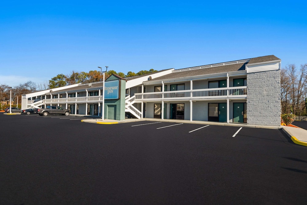 Rodeway Inn Richmond West End in Richmond, United States