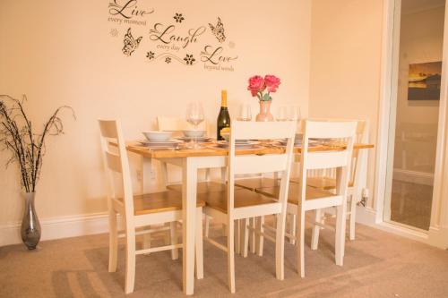 STUNNING 3 Double Bedroom Apartment Town Centre Near Beach — 4-Star Luxury Hotel in Berwick-Upon-Tweed, United Kingdom