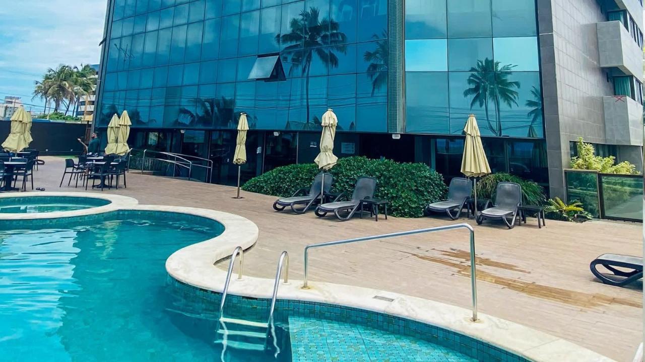 Ritz Suítes Maceió Flat a Beira mar de temporada — 4-Star Luxury Hotel in Maceio, Brasil