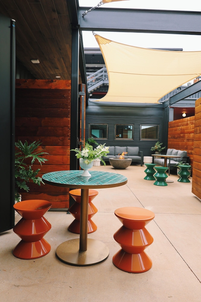 Hotel Herringbone - photo 12