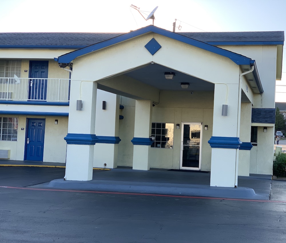 Travelodge by Wyndham Killeen Fort Hood - photo 21