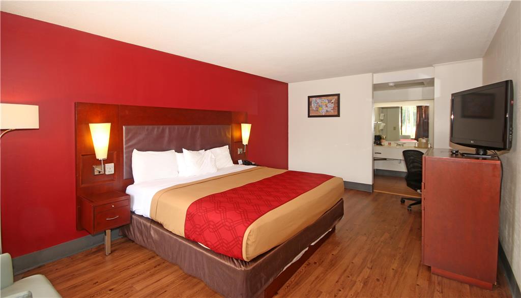 Econo Lodge Pilot Mountain - photo 6