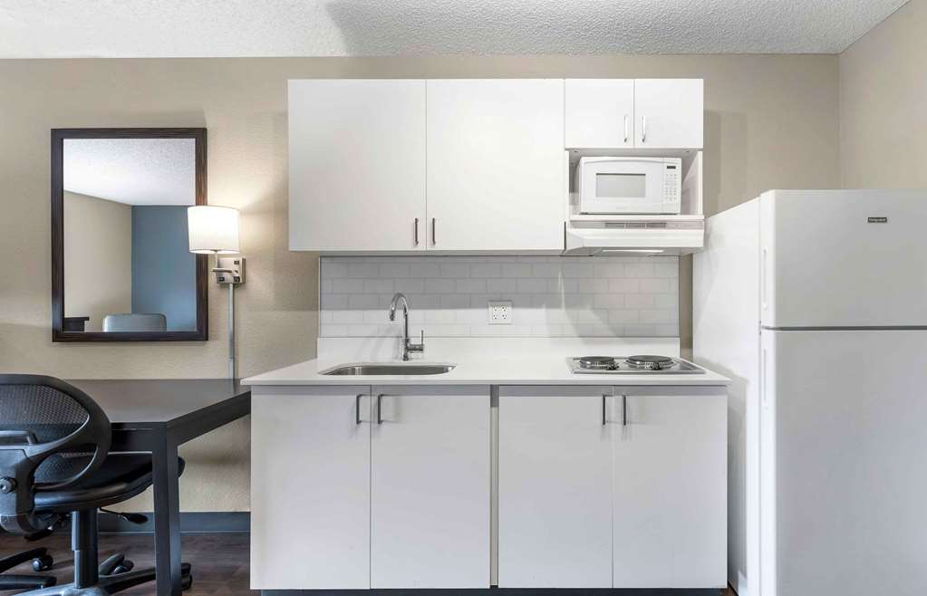 Extended Stay America Premier Suites Union City Dyer St. - photo 10