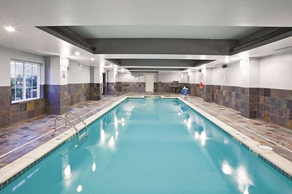 La Quinta Inn & Suites by Wyndham Conway - photo 10
