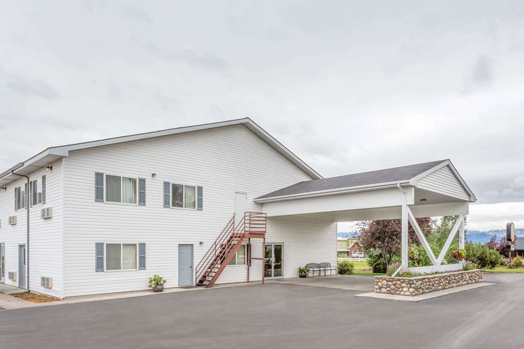 Super 8 by Wyndham Driggs - carbon neutral hotel in Driggs