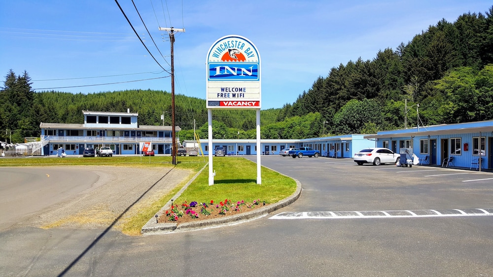 Winchester Bay Inn - photo 29