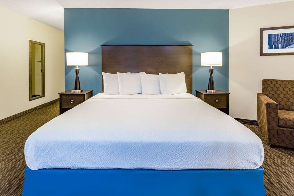 AmericInn by Wyndham Hotel and Suites Long Lake - photo 11