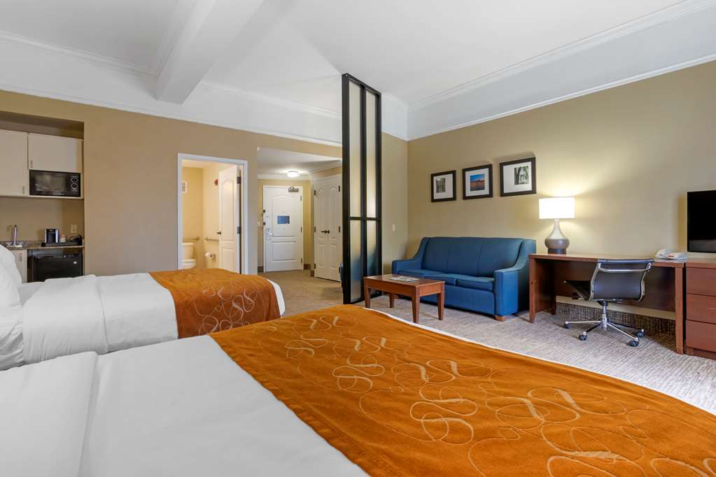 Comfort Suites Savannah North I 95 - photo 7