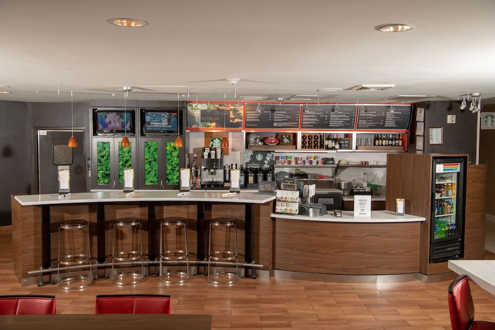 Courtyard by Marriott Erie - photo 31