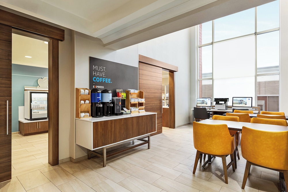 Holiday Inn Express and Suites Tuscaloosa University an IHG Hotel - photo 49