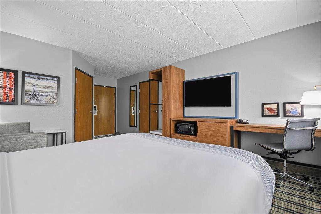 AmericInn by Wyndham Virginia - photo 32
