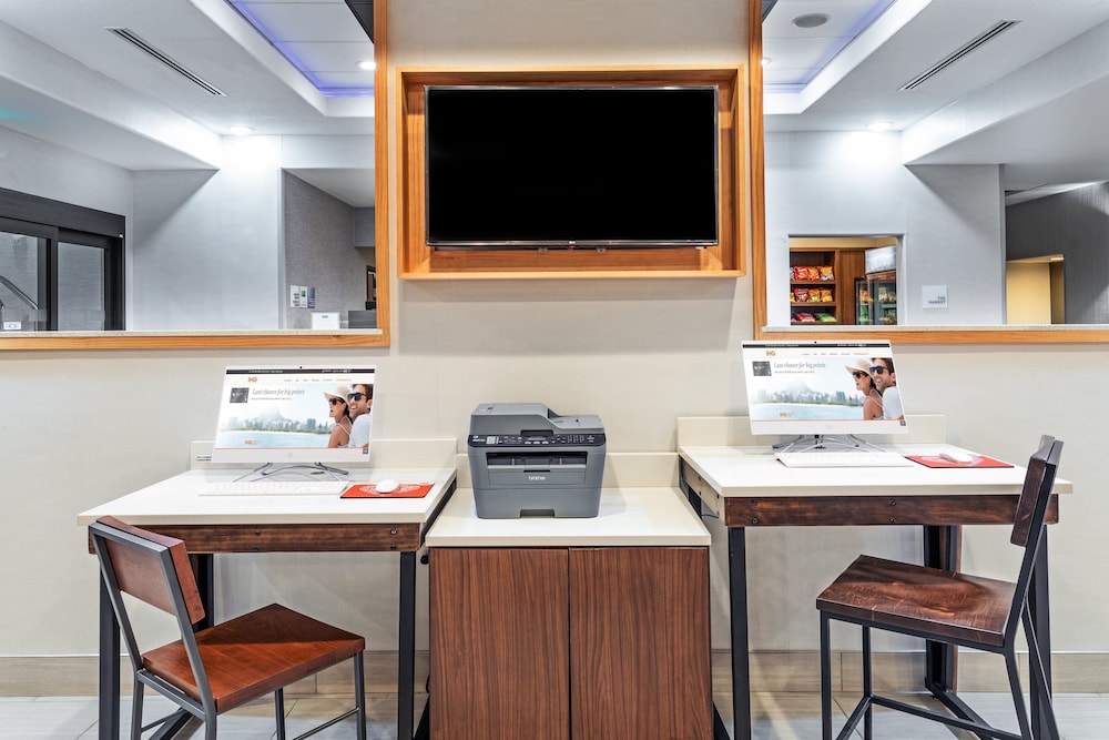 Holiday Inn Express Hotel & Suites GUYMON by IHG - photo 29