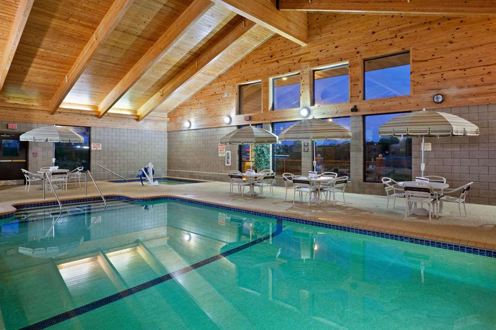 AmericInn by Wyndham Chanhassen - photo 9