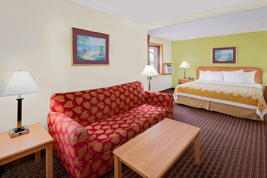 Days Inn by Wyndham Fort Dodge - photo 12